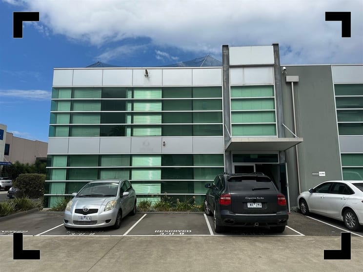 Click to view all images 9/3 Westside Avenue Port Melbourne VIC 3207 - Image 1