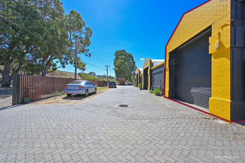Click to view all images 1/4 Salpietro Street Bibra Lake WA 6163 - Image 2