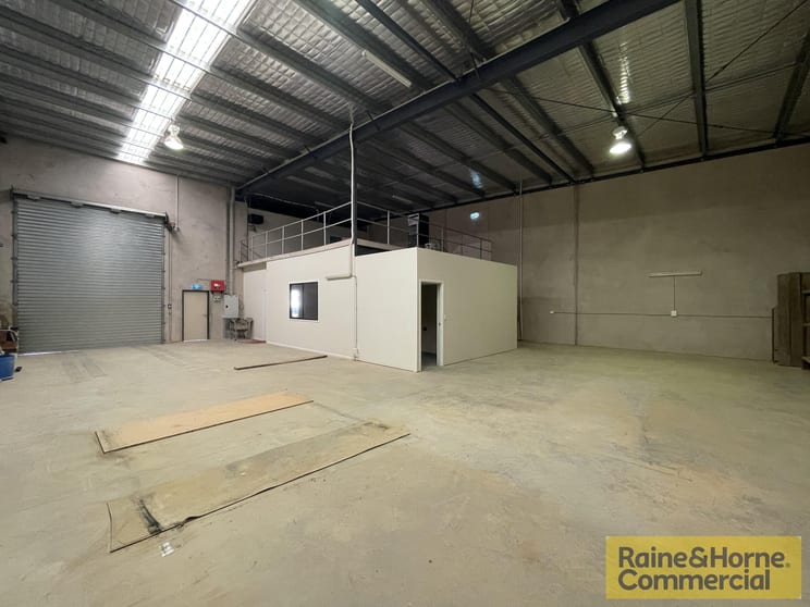 Click to view all images 4/24 Burke Crescent North Lakes QLD 4509 - Image 2