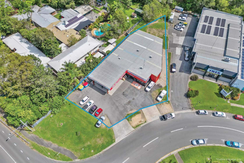 Click to view all images 4 Kortum Drive Burleigh Heads QLD 4220 - Image 2