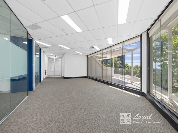 Click to view all images Level 2/70-76 Alexander Street Crows Nest NSW 2065 - Image 2