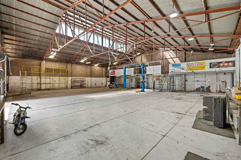 Click to view all images 24-26 Water Street Toowoomba QLD 4350 - Image 3