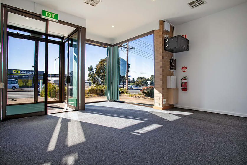 Click to view all images 112-114 Sherriffs Road Morphett Vale SA 5162 - Image 2