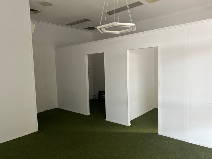 Click to view all images 2/60 Florence Street Wynnum QLD 4178 - Image 3