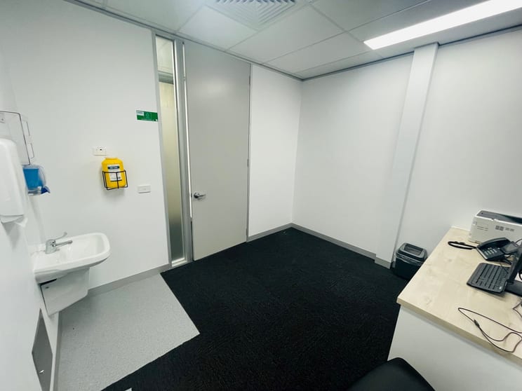 Click to view all images Rooms 2-6/140 Burwood Highway Burwood VIC 3125 - Image 3
