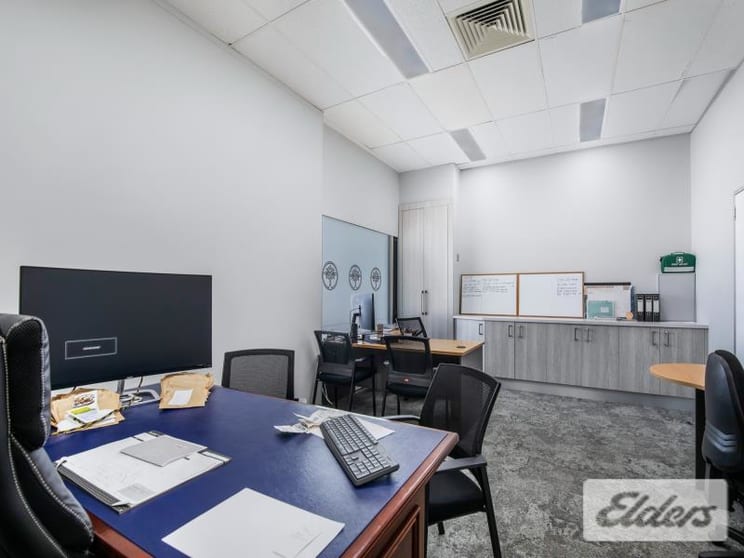 Click to view all images 174 Cavendish Road Coorparoo QLD 4151 - Image 3