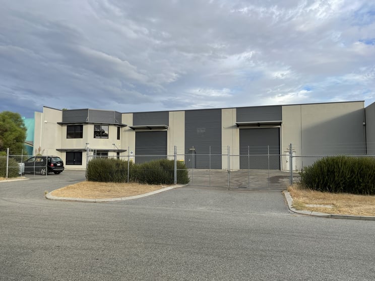 Click to view all images 80 Cocos Drive Bibra Lake WA 6163 - Image 2