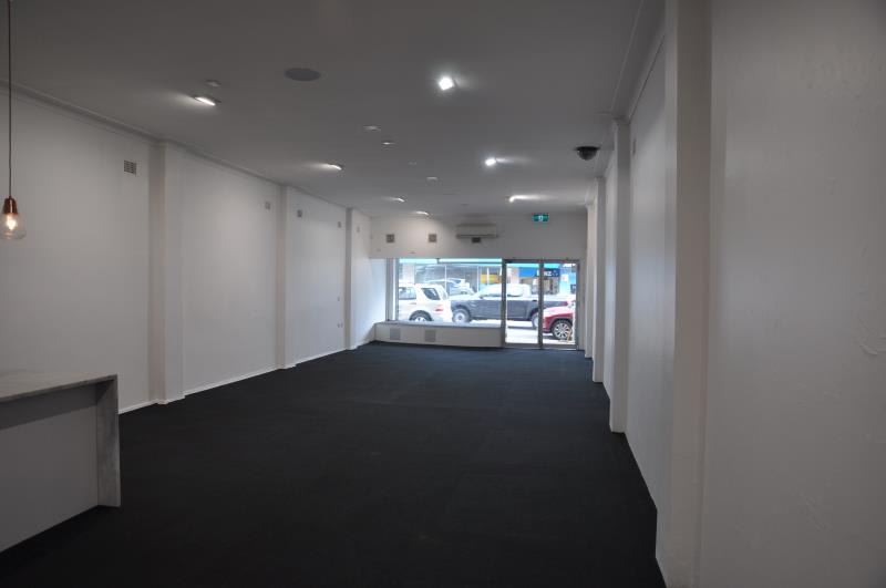 Click to view all images 325 Kingsway Caringbah NSW 2229 - Image 3