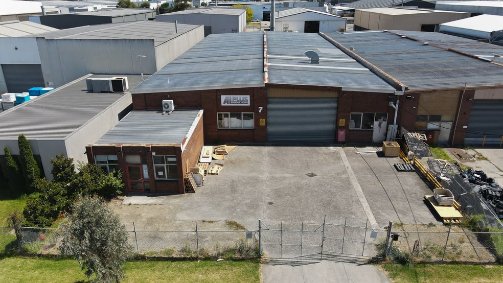 Click to view all images 7 Lanyon Street Dandenong South VIC 3175 - Image 1