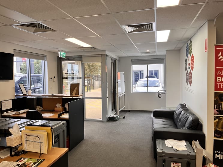 Click to view all images 1/4 Focal Way Bayswater WA 6053 - Image 2