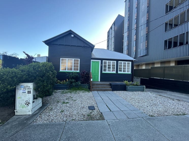 Click to view all images 81 Jane Street West End QLD 4101 - Image 1