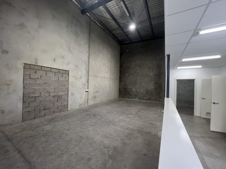 Click to view all images 10/9 Woolboard Road Port Melbourne VIC 3207 - Image 3
