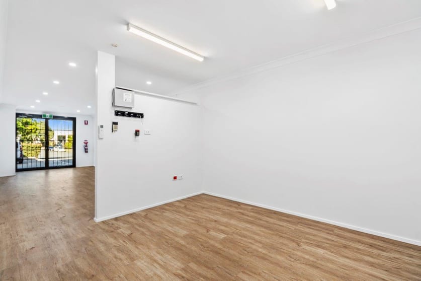 Click to view all images 3/10-12 India Street Capalaba QLD 4157 - Image 2
