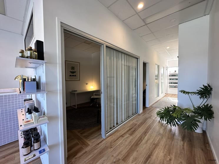 Click to view all images 6/40-42 Palm Beach Avenue Palm Beach QLD 4221 - Image 1