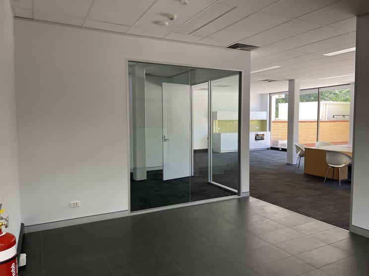 Click to view all images 2/32 Lonsdale Street Braddon ACT 2612 - Image 2