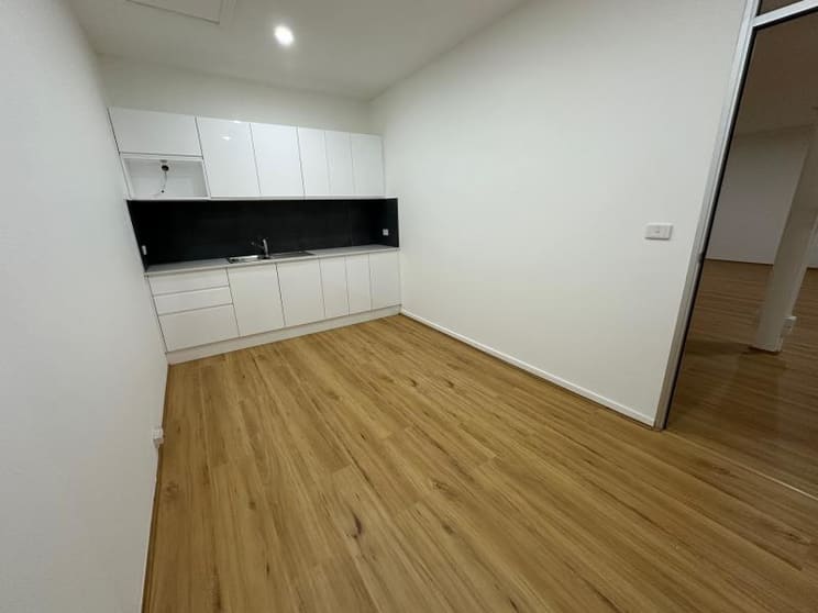 Click to view all images Level 1 Suite 2-3/451-459 Hunter Street Newcastle NSW 2300 - Image 3