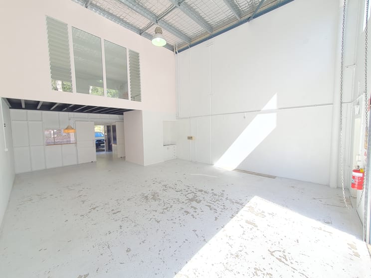 Click to view all images Burleigh Heads QLD 4220 - Image 3