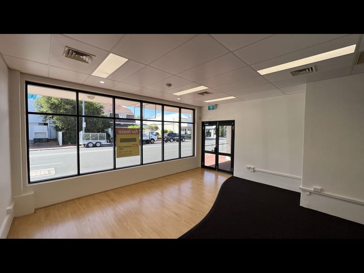 Click to view all images 4a Spencer Street Bunbury WA 6230 - Image 2