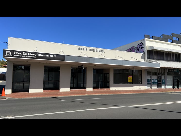 Click to view all images 4a Spencer Street Bunbury WA 6230 - Image 3
