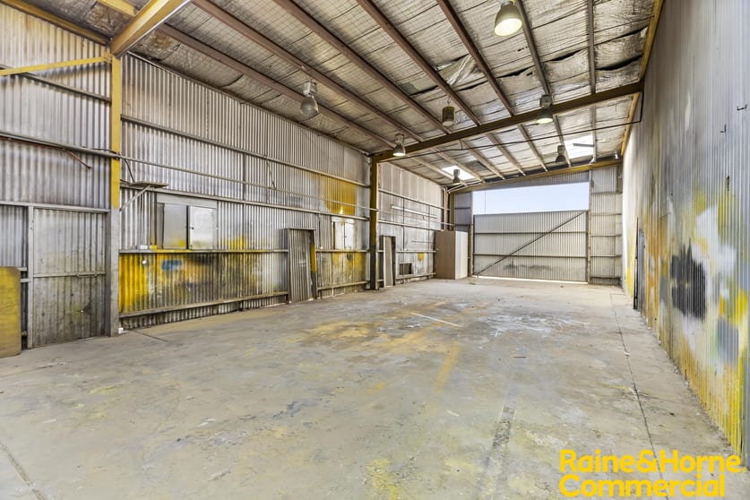 Click to view all images Unit 4A/358-360 Edward Street Wagga Wagga NSW 2650 - Image 3