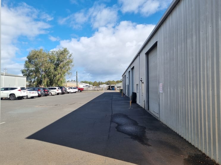 Click to view all images 3/27 Sweny Drive Australind WA 6233 - Image 3