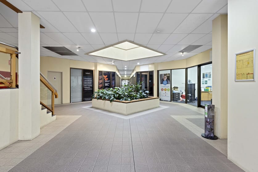 Click to view all images Suite 11/566 Ruthven Street Toowoomba City QLD 4350 - Image 2