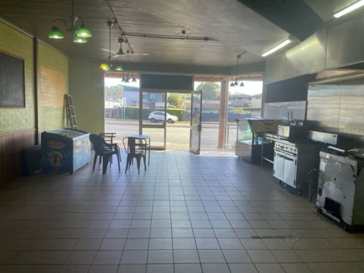 Click to view all images 2/475 Pacific Highway Wyoming NSW 2250 - Image 2