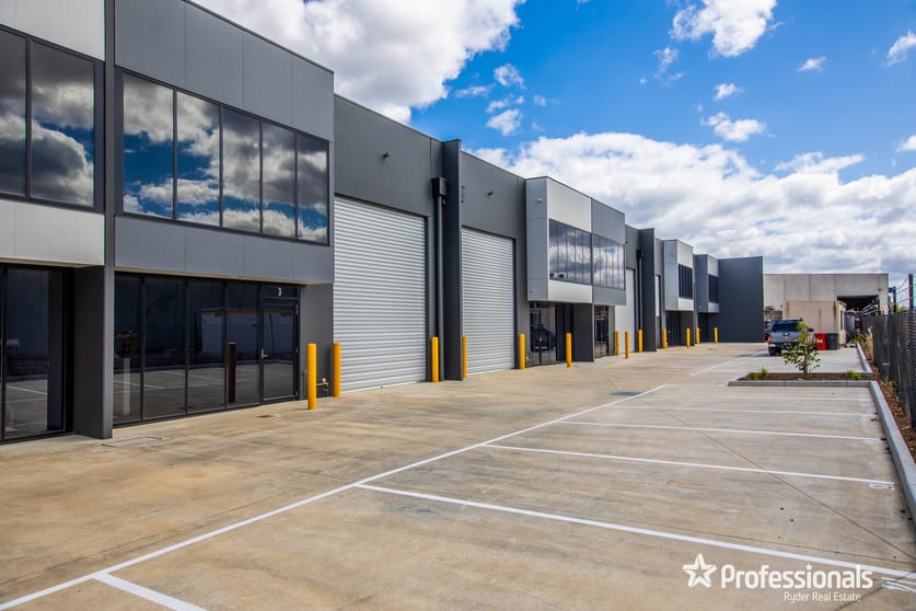 Click to view all images 6/9 Pioneer Way Gisborne VIC 3437 - Image 1