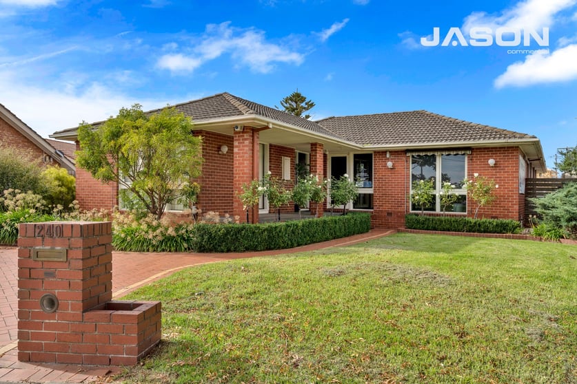 Click to view all images 240 Mickleham Road Gladstone Park VIC 3043 - Image 1