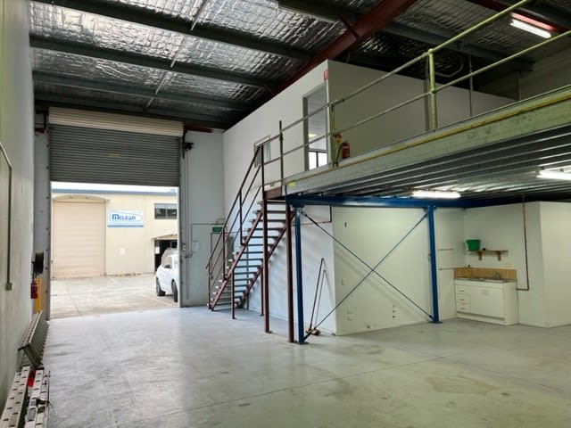 Click to view all images 2/8-12 Nevilles Street Underwood QLD 4119 - Image 2