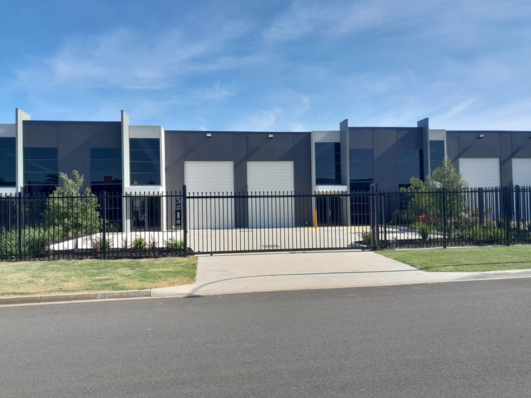 Click to view all images 3 CANNERY COURT Tyabb VIC 3913 - Image 2