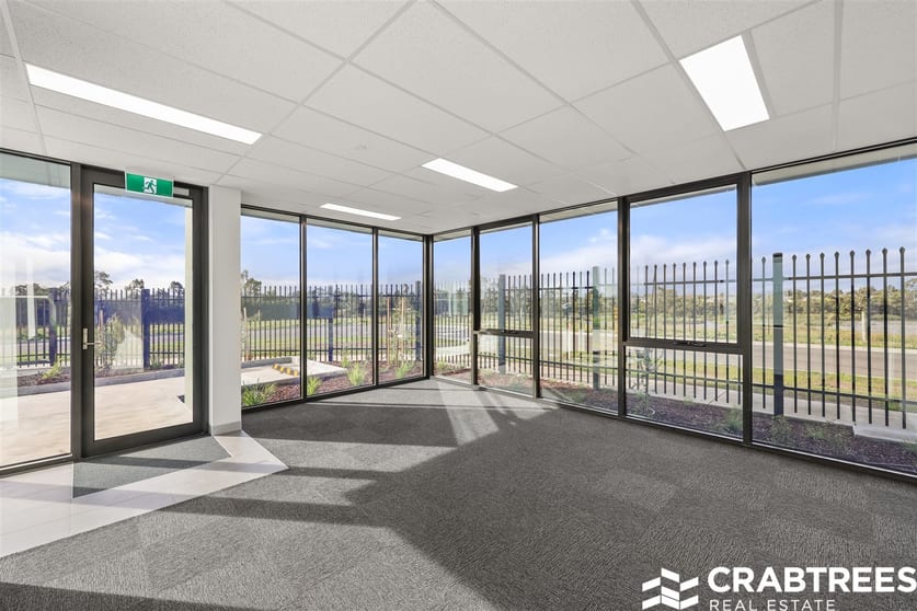 Click to view all images 63 Fergus Lane Cranbourne West VIC 3977 - Image 3