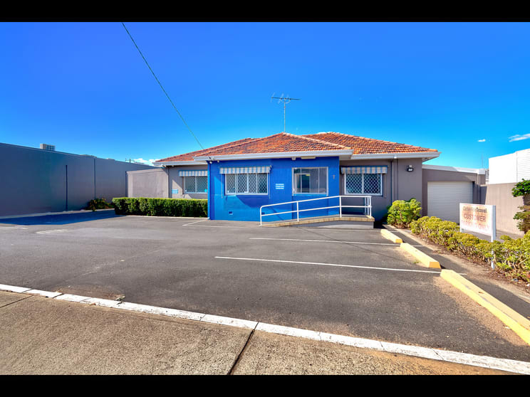 Click to view all images 7 Forrest Avenue South Bunbury WA 6230 - Image 1