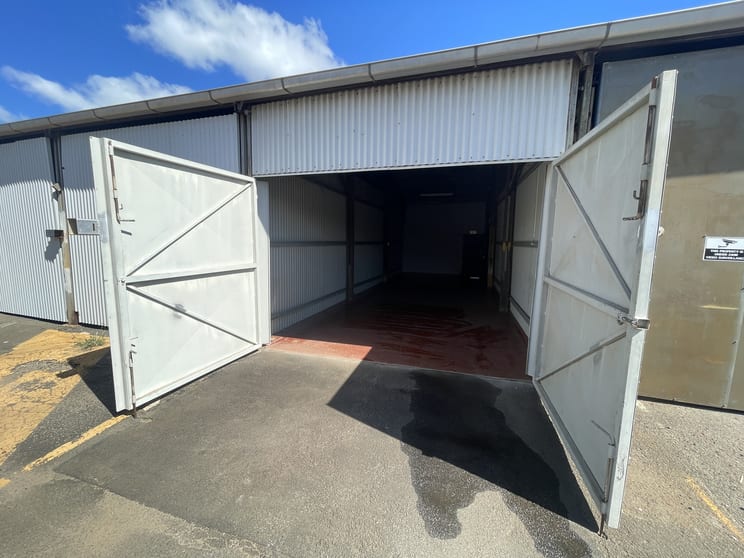 Click to view all images Bay 15/177-185 Anzac Avenue Harristown QLD 4350 - Image 2