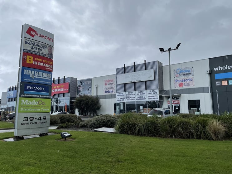 Click to view all images 43 Greens Road Dandenong South VIC 3175 - Image 2