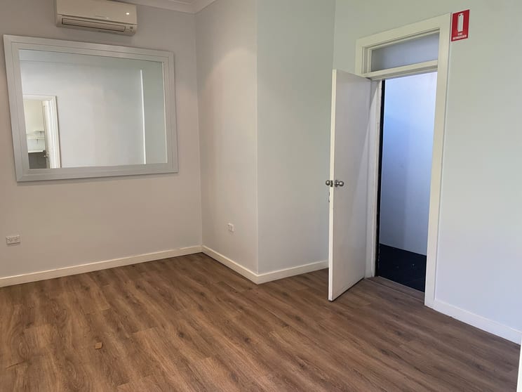 Click to view all images 3/420 New Canterbury Road Dulwich Hill NSW 2203 - Image 2
