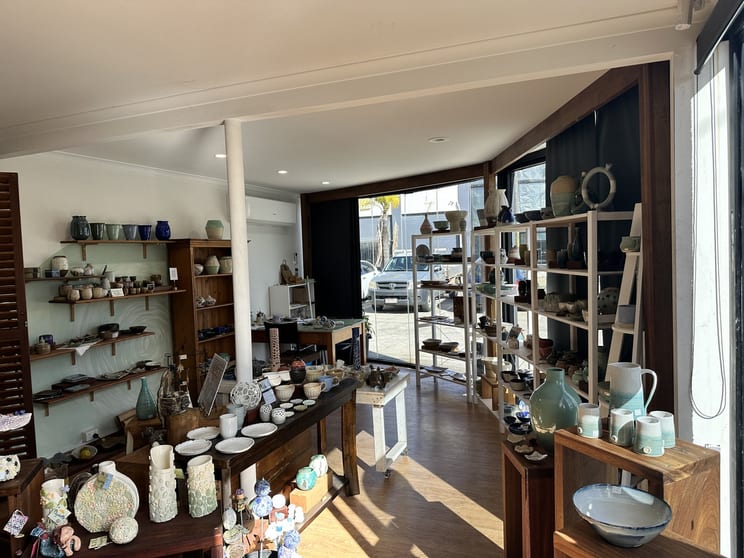 Click to view all images 1/18 Hutchinson Burleigh Heads QLD 4220 - Image 2