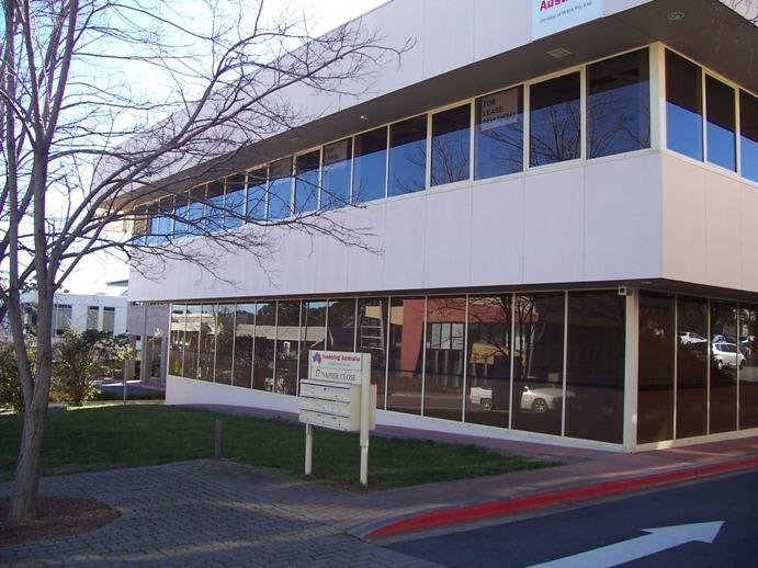 Ground  Unit 2/17 Napier Close Deakin ACT 2600 - Image 1