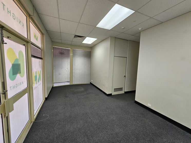 Click to view all images 17/53 The Crescent Midland WA 6056 - Image 3