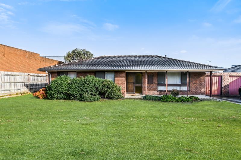 Click to view all images Unit 2/204 Sladen Street Cranbourne VIC 3977 - Image 1