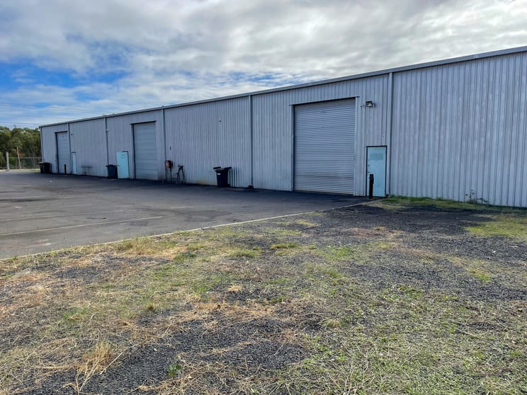 Click to view all images 18 Piggott Drive Australind WA 6233 - Image 2
