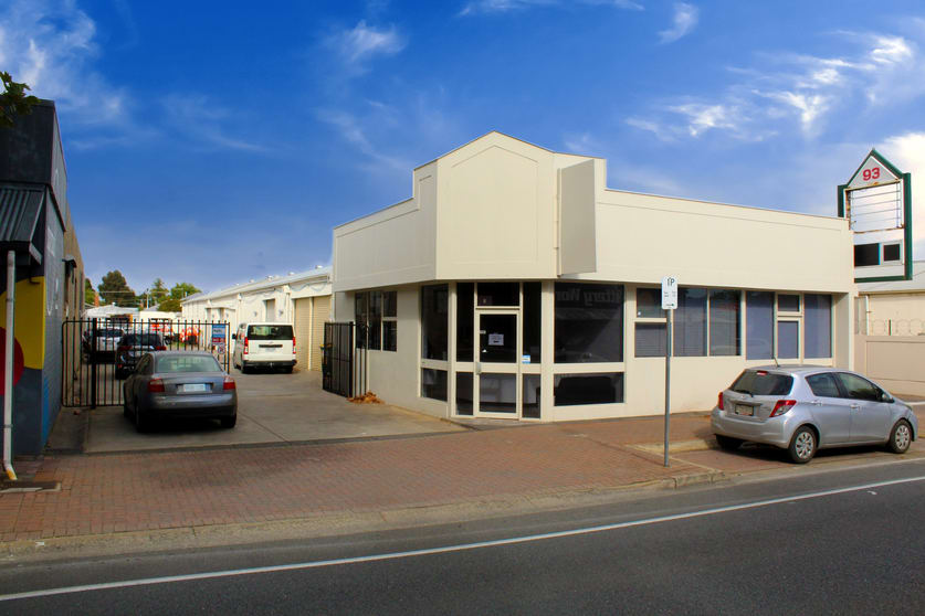 Click to view all images 91 Sir Donald Bradman Dve Hilton SA 5033 - Image 1