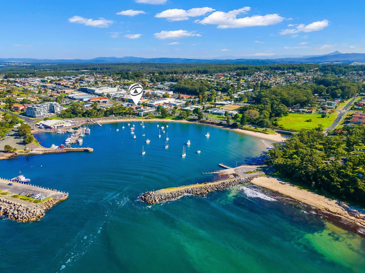 Click to view all images 2/94 Princes Highway Ulladulla NSW 2539 - Image 2