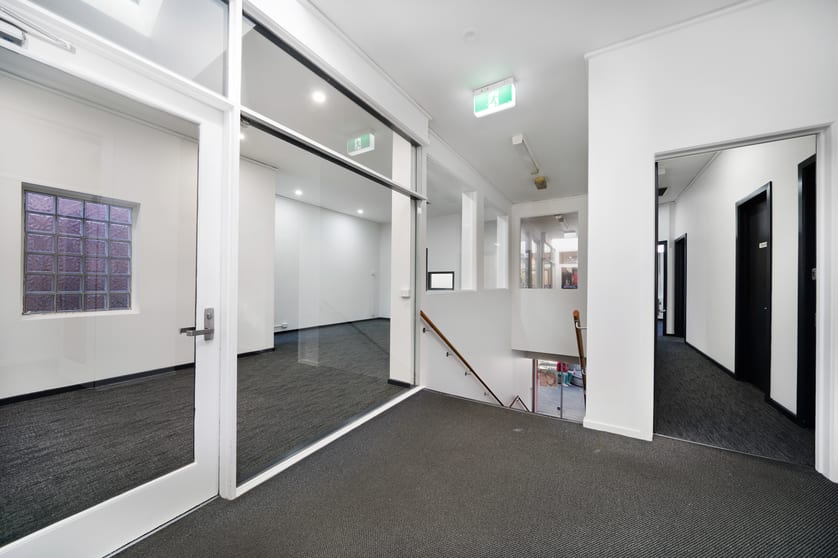 Click to view all images 1/171 Acland Street St Kilda VIC 3182 - Image 2