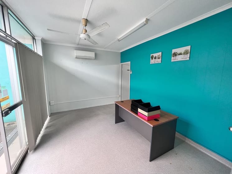 Click to view all images 3,8,9 /9 Boys Avenue Maryborough QLD 4650 - Image 2