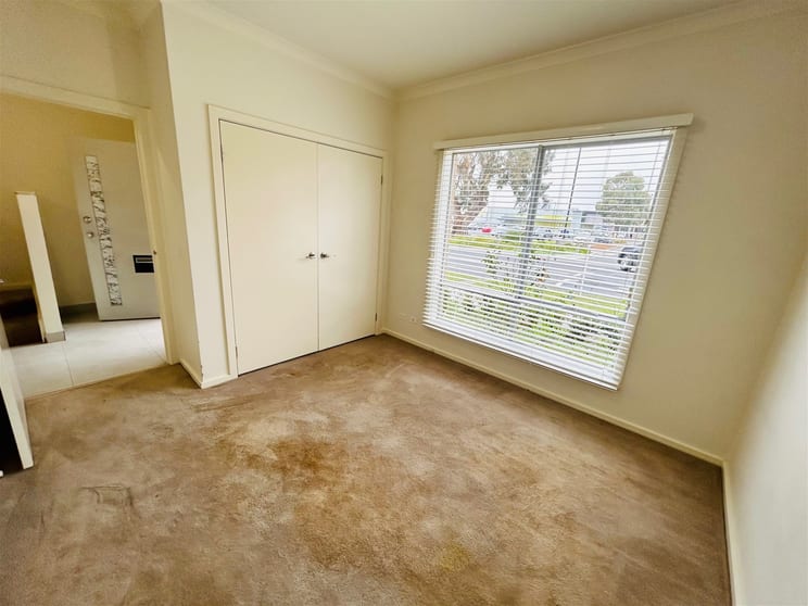 Click to view all images 56 Sahi Cresent Roxburgh Park VIC 3064 - Image 2