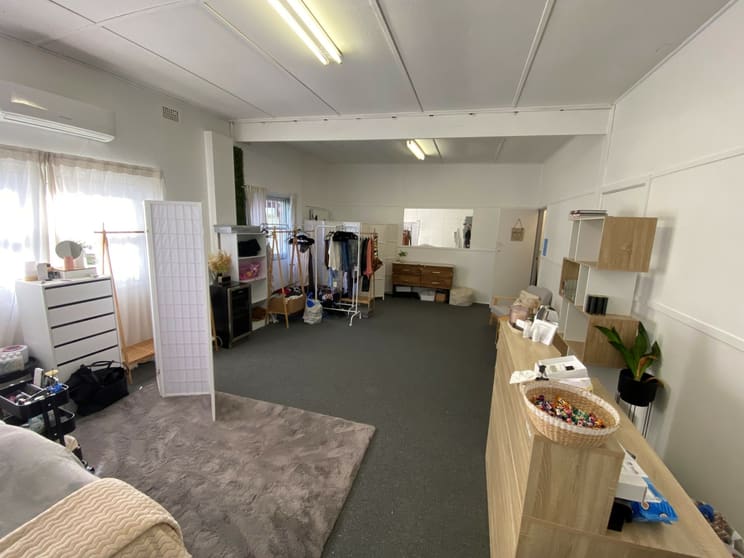 Click to view all images 4/34 President Avenue Caringbah NSW 2229 - Image 2