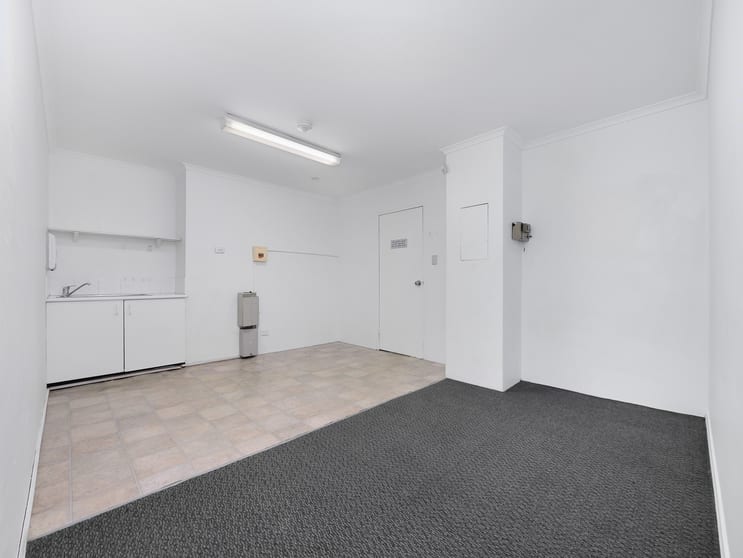 Click to view all images Shop 98/1-5 Meeks Street Kingsford NSW 2032 - Image 3