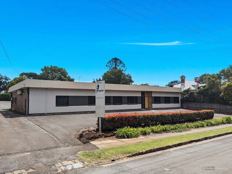 Click to view all images 2/5 Mill Street Toowoomba City QLD 4350 - Image 1