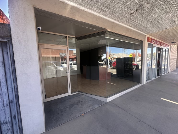 Click to view all images 37 High St Cobram VIC 3644 - Image 1